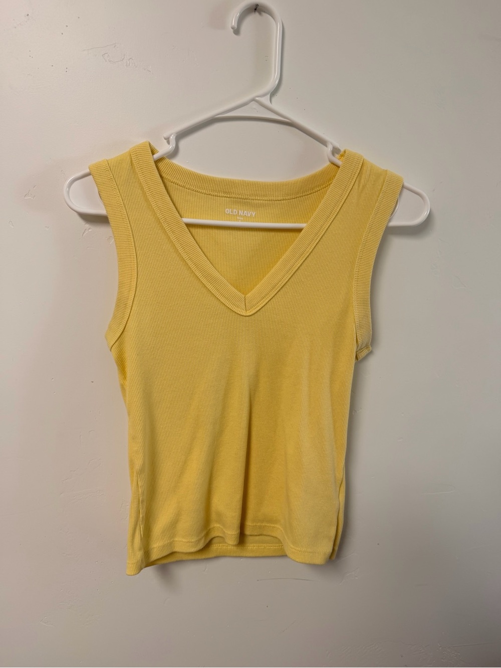 Old Navy Yellow V-Neck Ribbed Sleeveless Tank